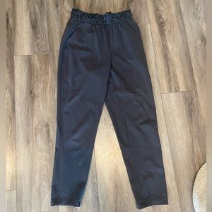 Lululemon - Black Pants - Size 4